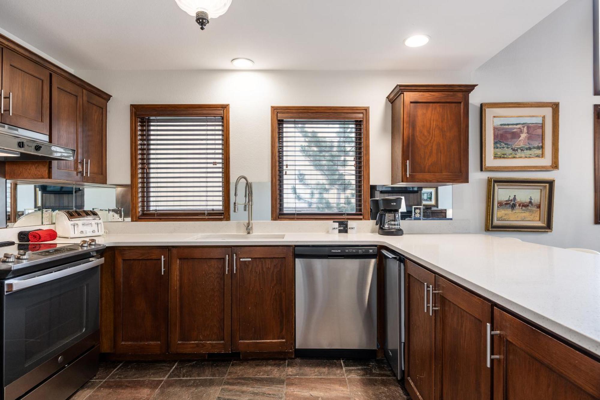 Deer Valley Little Belle Ultimate Ski Getaway, Sleeps 14, Luxury Design, Private Hot Tub, Park City Bagian luar foto